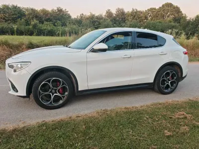 Gebraucht Alfa Romeo Stelvio 209 PS (153 kW) 2019 Weiß SUV
