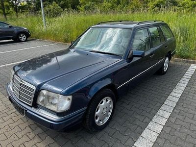 Gebraucht Mercedes E200 136 PS (100 kW) 1996 Blau Kombi