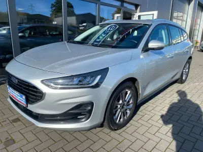 Używany Ford Focus Titanium 120 KM (88 kW) 2022 Srebrny Kombi
