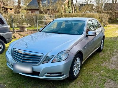 Gebraucht Mercedes E200 136 PS (100 kW) 2012 Silber Limousine
