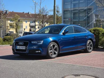 Gebraucht Audi A5 Sportback Black Edition 190 PS (139 kW) 2014 Blau Kleinwagen