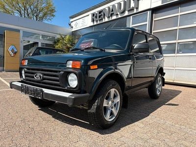Second-hand Lada niva 83 CP (61 kW) 2021 Verde SUV