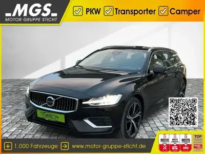 Używany Volvo V60 Ultimate 456 KM (335 kW) 2022 Czarny Kombi