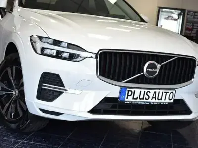 Gebraucht Volvo XC60 Momentum 197 PS (144 kW) 2021 Ice white SUV