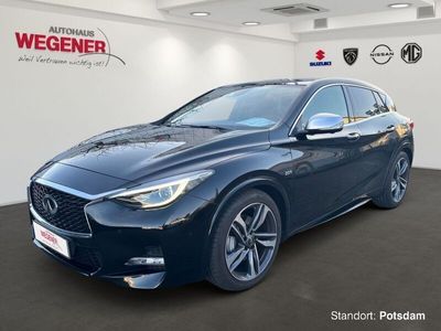 Infiniti Q30
