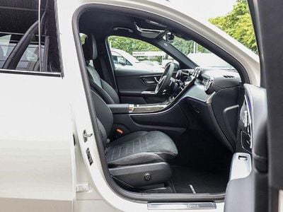 Weiss / polarweiß Gebraucht 2025 Mercedes GLC220 AMG line SUV | 57.700 € (Fairer Preis)