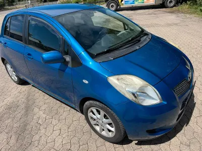 Gebraucht Toyota Yaris 69 PS (50 kW) 2006 Blau Kleinwagen