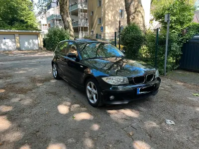 Gebraucht BMW 118 122 PS (89 kW) 2006 Schwarz Kleinwagen