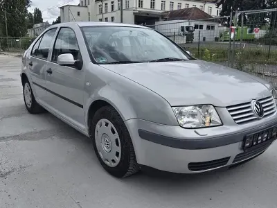 Gebraucht VW Bora 75 PS (55 kW) 2000 Grau Limousine