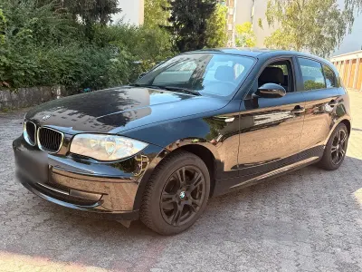 Gebraucht BMW 116 122 PS (89 kW) 2008 Schwarz Kleinwagen
