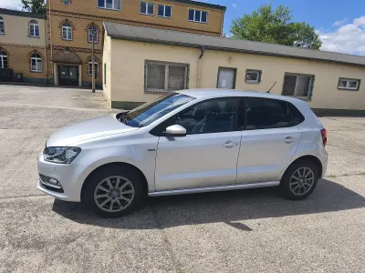 Gebraucht VW Polo LOUNGE 75 PS (55 kW) 2015 Silber Limousine