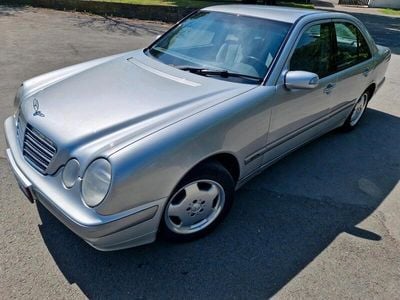 Mercedes E270