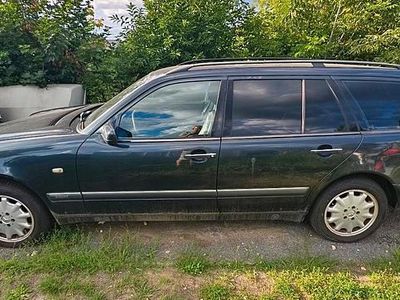 Mercedes E320