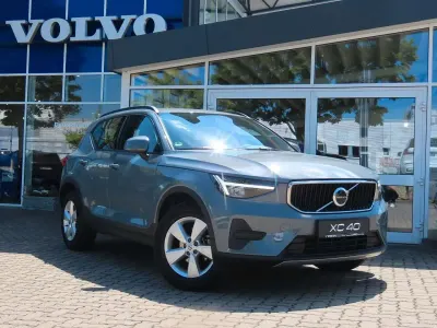 Gebraucht Volvo XC40 Momentum 129 PS (94 kW) 2022 Thunder grey SUV