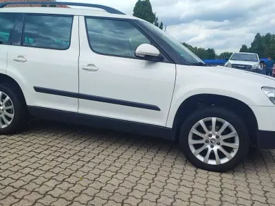 Gebraucht Skoda Yeti Plus Edition 105 PS (77 kW) 2013 Candyweiss SUV