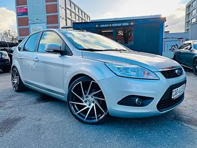 Używany Ford Focus 101 KM (74 kW) 2010 Srebrny Sedan/Limuzyna