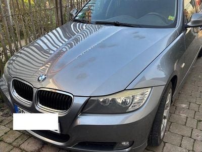 Gebraucht BMW 318 143 PS (105 kW) 2008 Grau Kombi