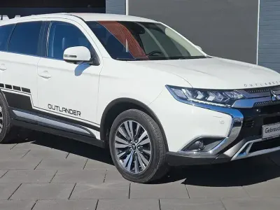 Begagnad Mitsubishi Outlander Diamant Edition 150 HK (110 kW) 2020 Vit SUV