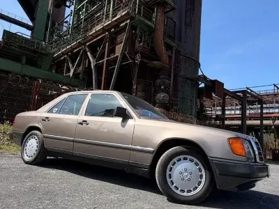 Gebraucht Mercedes E260 166 PS (122 kW) 1988 Andere farben Limousine