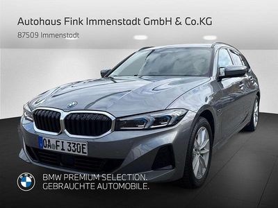 Gebraucht BMW 330e Sport Line 292 PS (214 kW) 2023 Skyscraper grau metallic Kombi