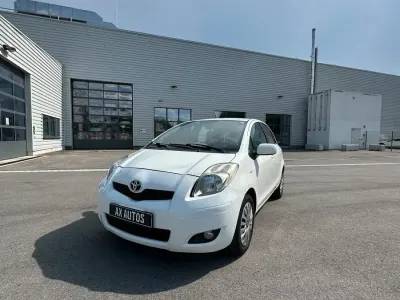Gebraucht Toyota Yaris 99 PS (72 kW) 2011 Weiß Kleinwagen
