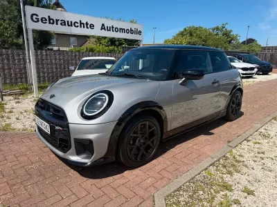 Gebraucht Mini John Cooper Works 156 PS (114 kW) 2024 Melting silver iii Kleinwagen