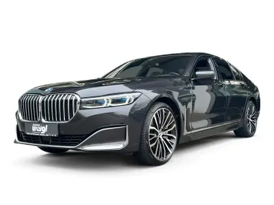 Gebraucht BMW 750 530 PS (389 kW) 2022 Grau Limousine