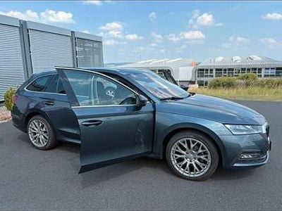 Grau Gebraucht 2020 Skoda Octavia Kombi | 18.950 € (Teuer)