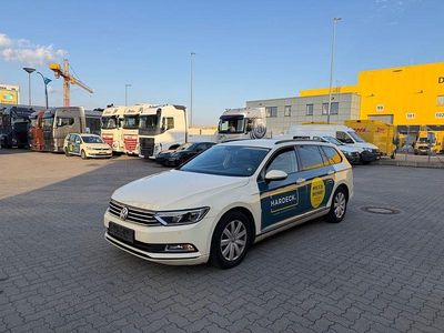 Gebraucht VW Passat Trendline 150 PS (110 kW) 2017 Gelb Kombi