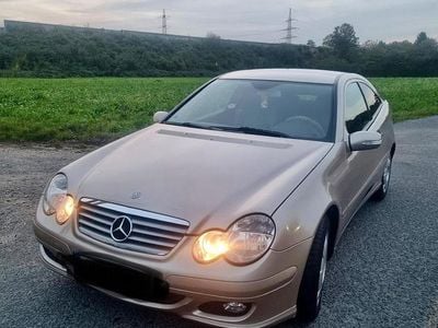 Gold Gebraucht 2005 Mercedes 200 Coupé | 3.300 €