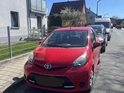 Second-hand Toyota Aygo Cool 68 CP (50 kW) 2013 Roșu Hatchback