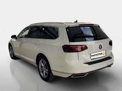 Second-hand VW Passat Elegance 150 CP (110 kW) 2023 Alb Break