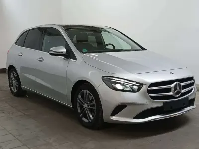 Gebraucht Mercedes B180 Style 136 PS (100 kW) 2019 Iridium silber Van / Kleinbus