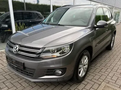 Gebraucht VW Tiguan Trendline 122 PS (89 kW) 2015 Grau SUV