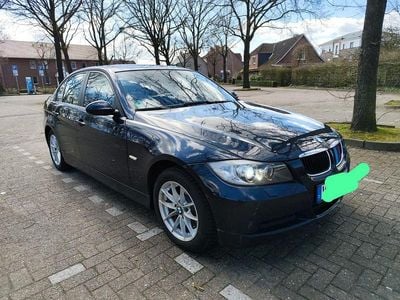 Gebraucht BMW 320 170 PS (125 kW) 2008 Blau Limousine