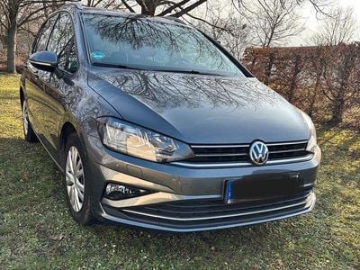 Grau Gebraucht 2019 VW Golf Sportsvan Join Van / Kleinbus | 16.500 € (Fairer Preis)