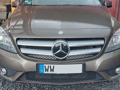 Gebraucht Mercedes B200 136 PS (100 kW) 2013 Braun Van / Kleinbus
