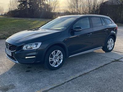 Gebraucht Volvo V60 CC 190 PS (139 kW) 2017 Grau Kombi