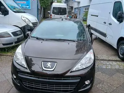 Gebraucht Peugeot 207 CC Active 120 PS (88 kW) 2013 Rouge noir Cabrio