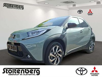 Neu Toyota Aygo X 72 PS (52 kW) 2025 Urban khaki/ black mica SUV