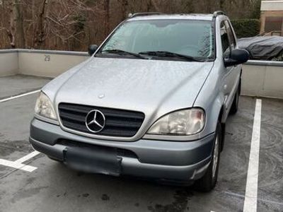 Mercedes ML270