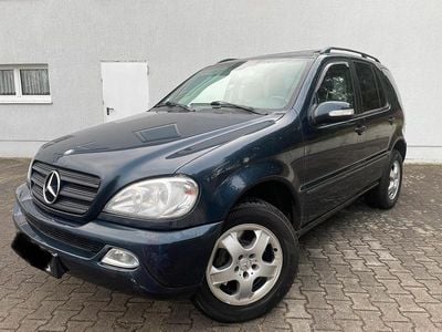 Gebraucht Mercedes ML270 163 PS (119 kW) 2004 Blau SUV