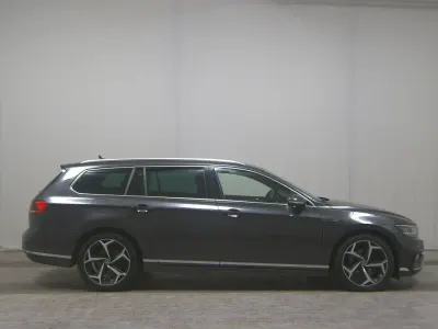 Gebraucht VW Passat Sound 150 PS (110 kW) 2023 Grau Kombi