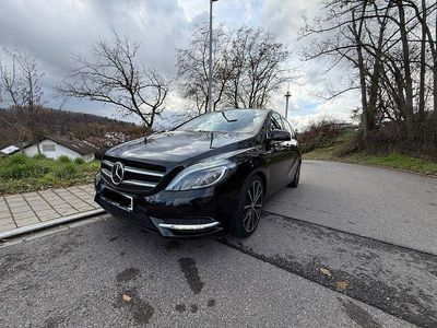 Gebraucht Mercedes B200 AMG line 156 PS (114 kW) 2012 Schwarz Van / Kleinbus