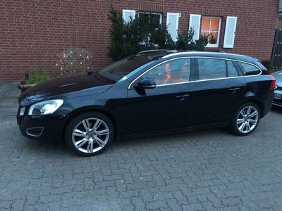 gebraucht Volvo V60 D5 Summum Geartronic