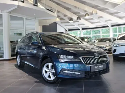 Gebraucht Skoda Superb Ambition 150 PS (110 kW) 2022 Lavablau Kombi