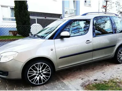 Używany Skoda Roomster Comfort 105 KM (77 kW) 2007 Żółty Minivan