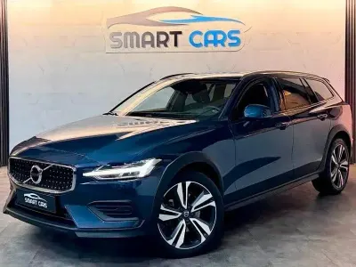 Gebraucht Volvo V60 CC Pro 197 PS (144 kW) 2022 Blau Kombi