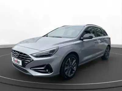 Gebraucht Hyundai i30 Trend 120 PS (88 kW) 2021 Silber Kombi