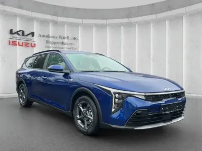 Neu Kia K4 150 PS (110 kW) 2026 Blau Kombi
